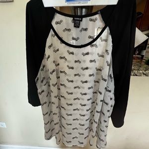 💎2/$10 Torrid motorcycle sheer top